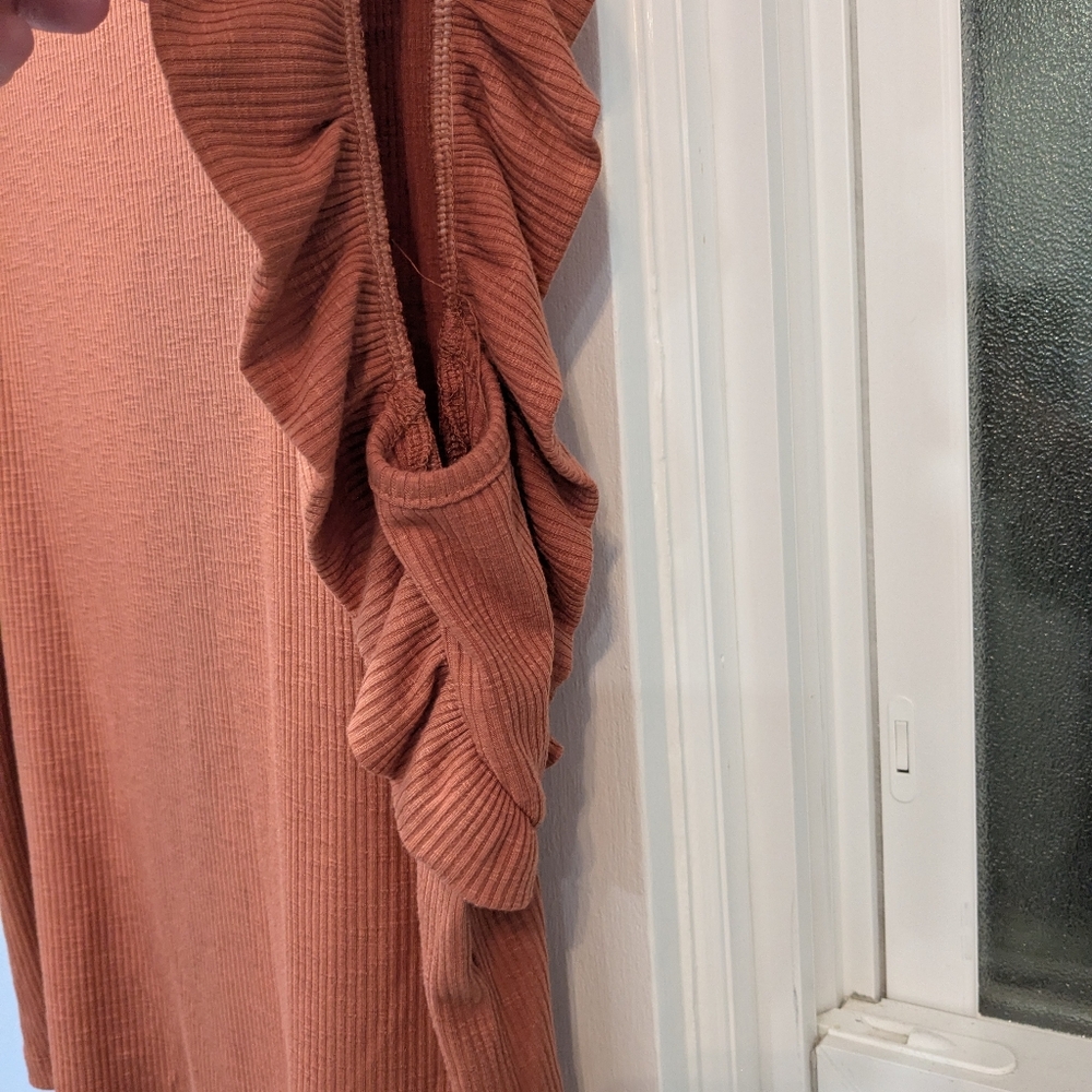 Ruffled Sleeve Rust Blouse - Picture 4 of 4